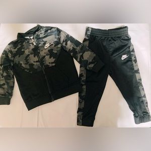 Nike jacket and pants set camouflage